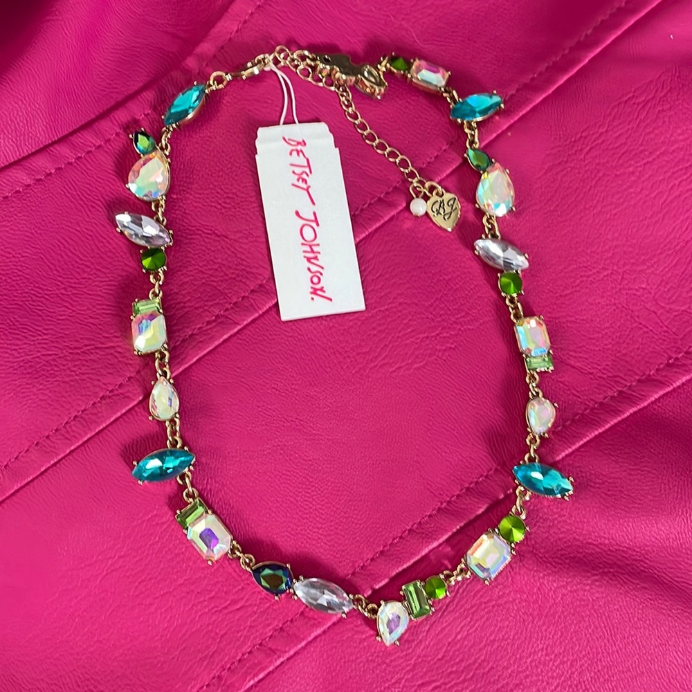 NWT Betsey Johnson Necklace